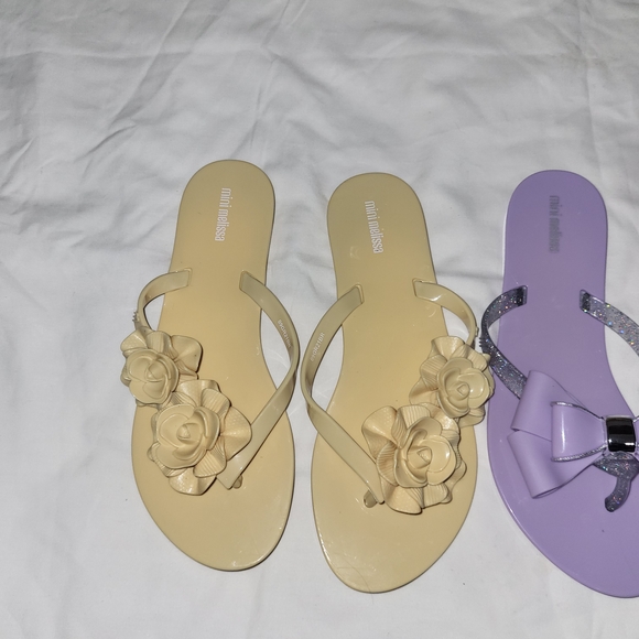 1 Melissa Flip Flops - Picture 4 of 5